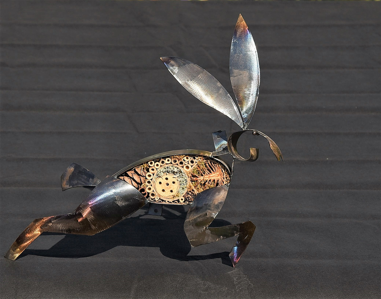 Harriet The Running Hare - land